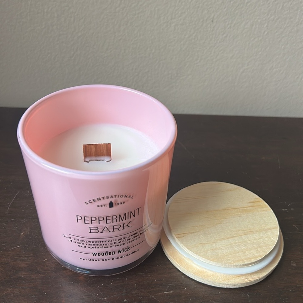 Scentsational Candle Peppermint Bark Pink  Jar 11 Oz  Wood Lid Wood Wick new - Picture 2 of 3